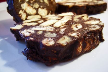 Salam de biscuiti preparat acasa